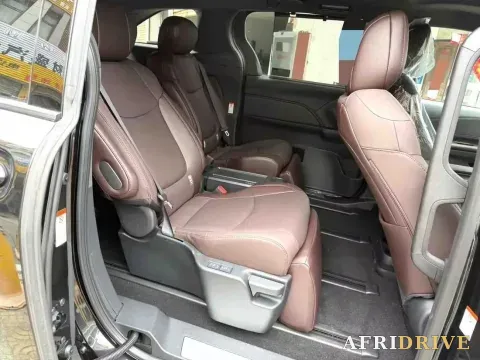 2026 Toyota Granvia 3