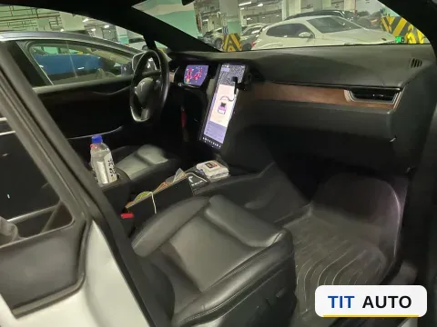 2019 Tesla Model X 7