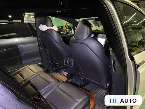 2019 Tesla Model X 9