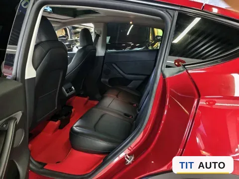2022 Tesla Model Y 4