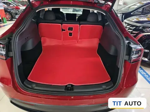 2022 Tesla Model Y 8