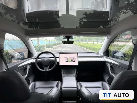 2023 Tesla Model Y 5