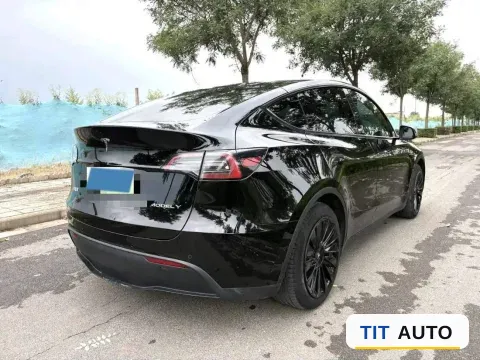 2023 Tesla Model Y 6