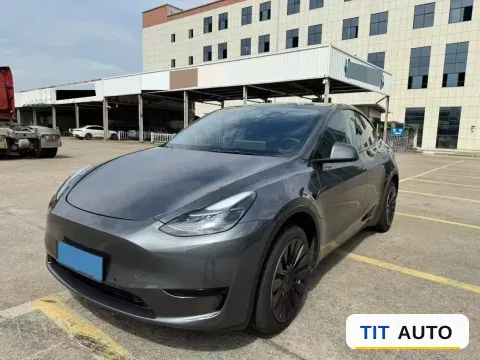 2023 Tesla Model Y 2