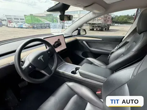 2023 Tesla Model Y 6