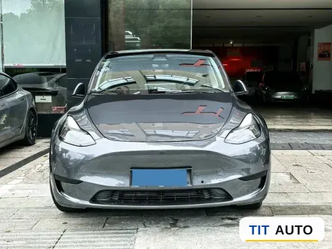 2023 Tesla Model Y 9