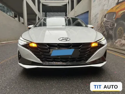2022 Hyundai Elantra 2
