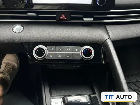 2022 Hyundai Elantra 11