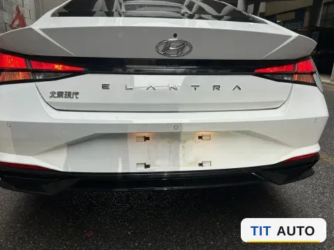 2022 Hyundai Elantra 12