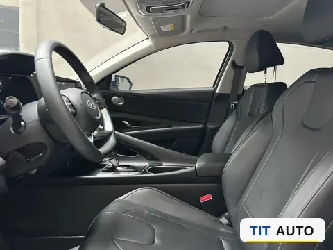 2022 Hyundai Elantra 4