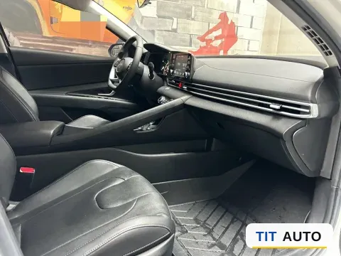 2022 Hyundai Elantra 7