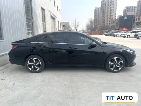 2023 Hyundai Elantra 2