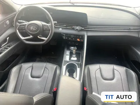 2023 Hyundai Elantra 4