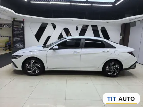 2023 Hyundai Elantra 12