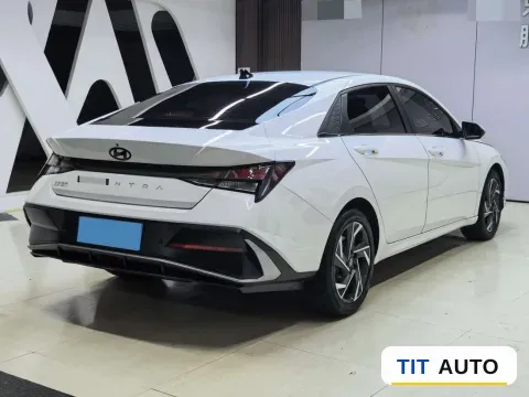 2023 Hyundai Elantra 4