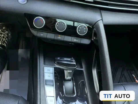 2023 Hyundai Elantra 8