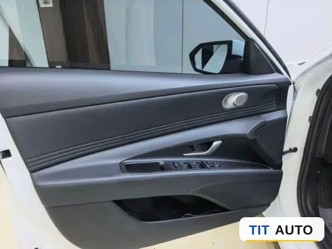2023 Hyundai Elantra 9