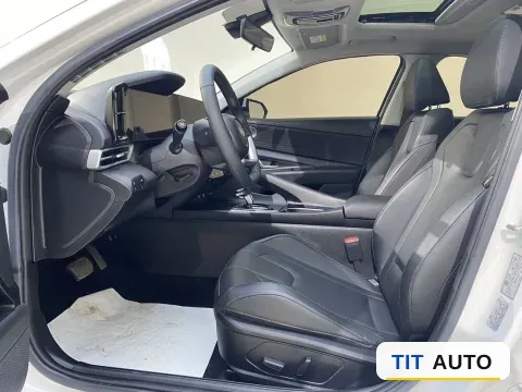 2022 Hyundai Elantra 3