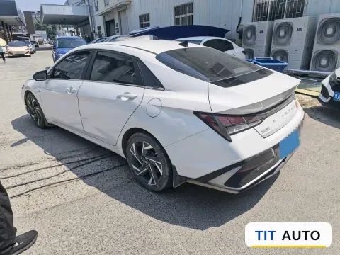 2023 Hyundai Elantra 3