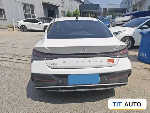 2023 Hyundai Elantra 4