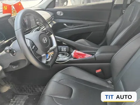 2023 Hyundai Elantra 8