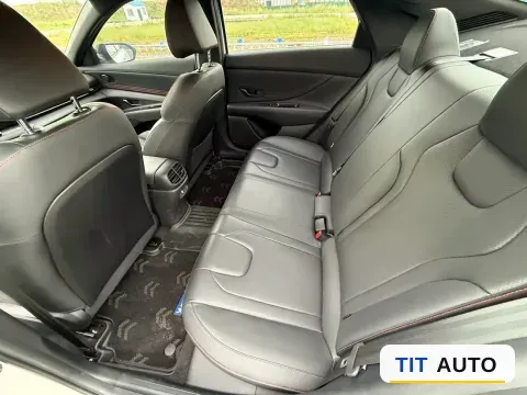 2023 Hyundai Elantra 12