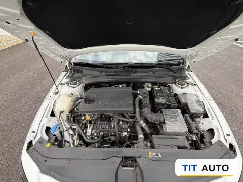 2023 Hyundai Elantra 3