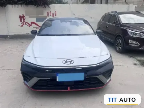 2023 Hyundai Elantra 2