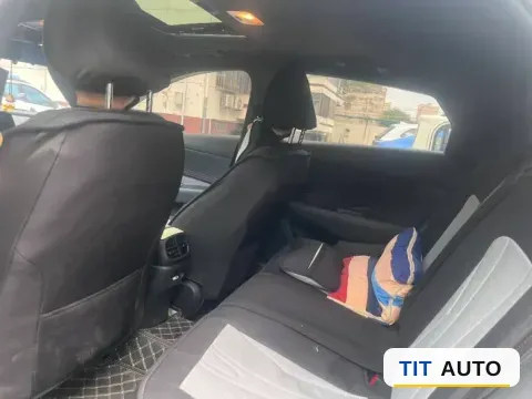 2023 Hyundai Elantra 8