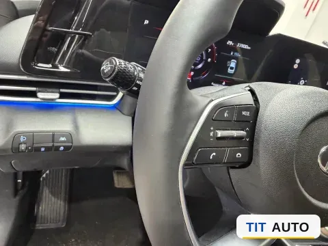 2022 Hyundai Elantra 11