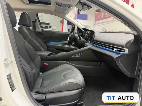 2022 Hyundai Elantra 13