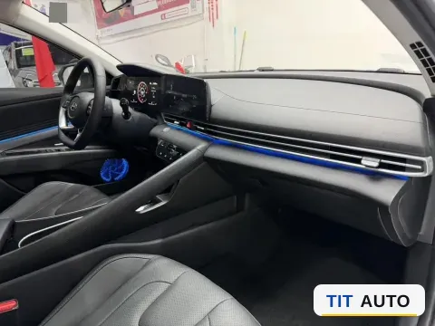 2022 Hyundai Elantra 16