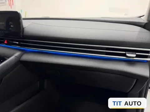 2022 Hyundai Elantra 19