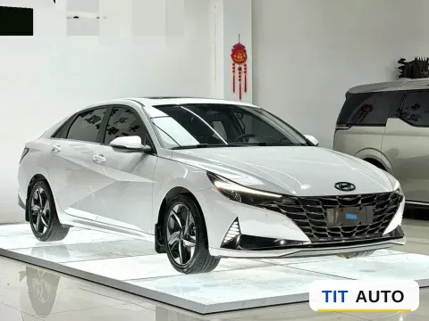 2022 Hyundai Elantra 3