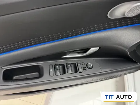 2022 Hyundai Elantra 9