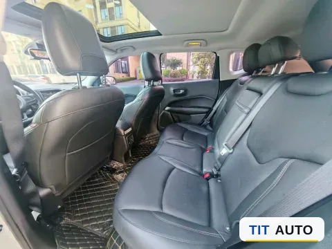 2017 Jeep Compass 6