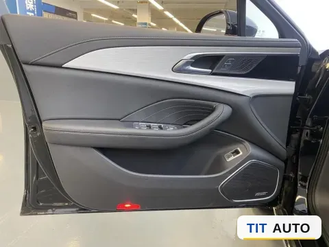 2025 HongQi H5 5