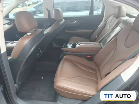 2022 HongQi E-QM5 6