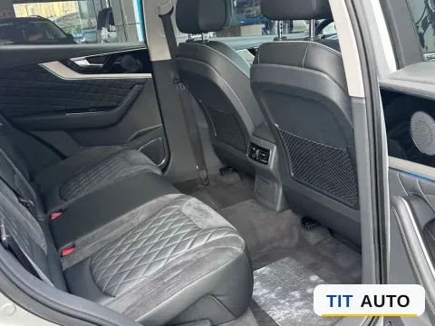 2019 HongQi HS5 7