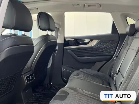 2022 HongQi HS5 6