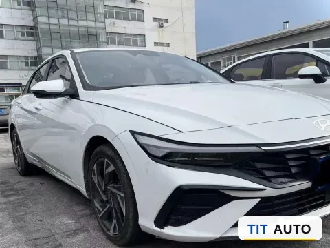 2023 Hyundai Elantra 2