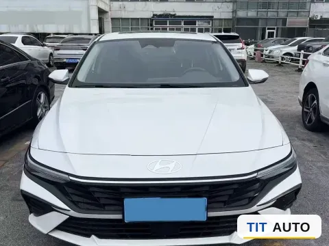 2023 Hyundai Elantra 3