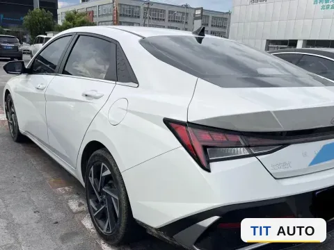 2023 Hyundai Elantra 4