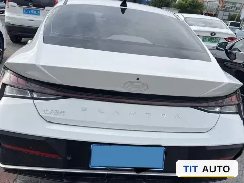 2023 Hyundai Elantra 5
