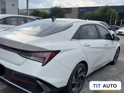 2023 Hyundai Elantra 6