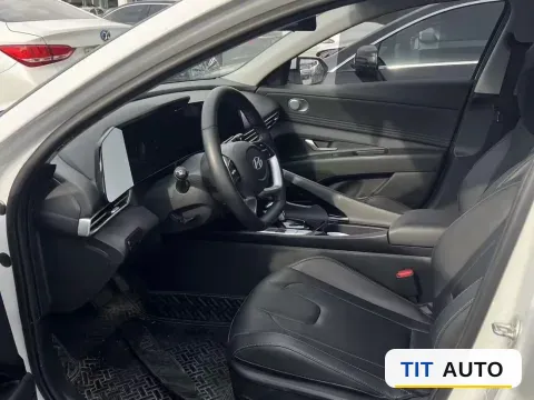 2023 Hyundai Elantra 9