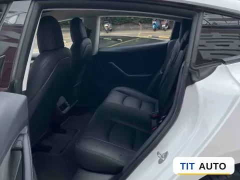 2022 Tesla Model 3 4