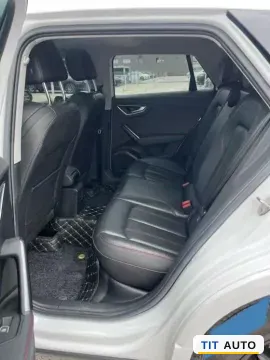 2022 Audi Q2L 5