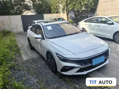 2023 Hyundai Elantra 2