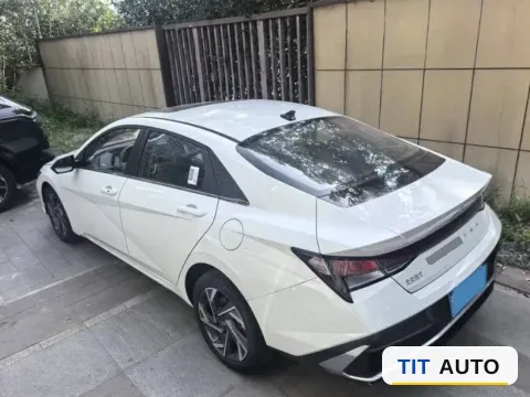 2023 Hyundai Elantra 4